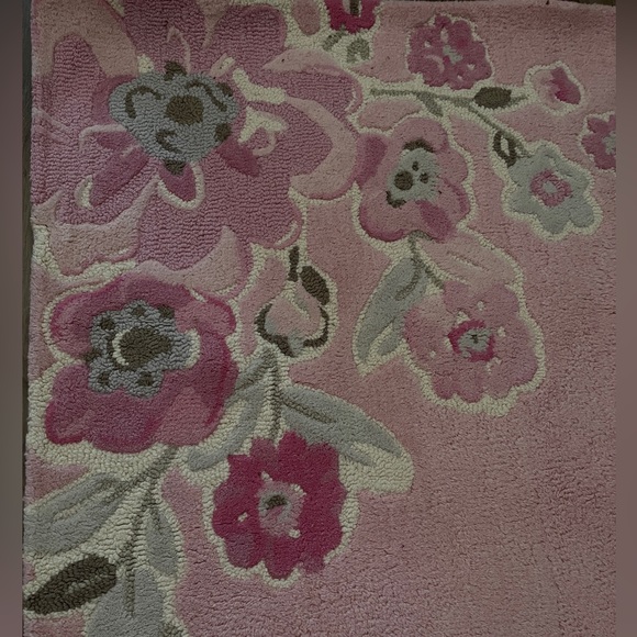 Pottery Barn Girl’s Room Floral Rug. - Picture 5 of 13
